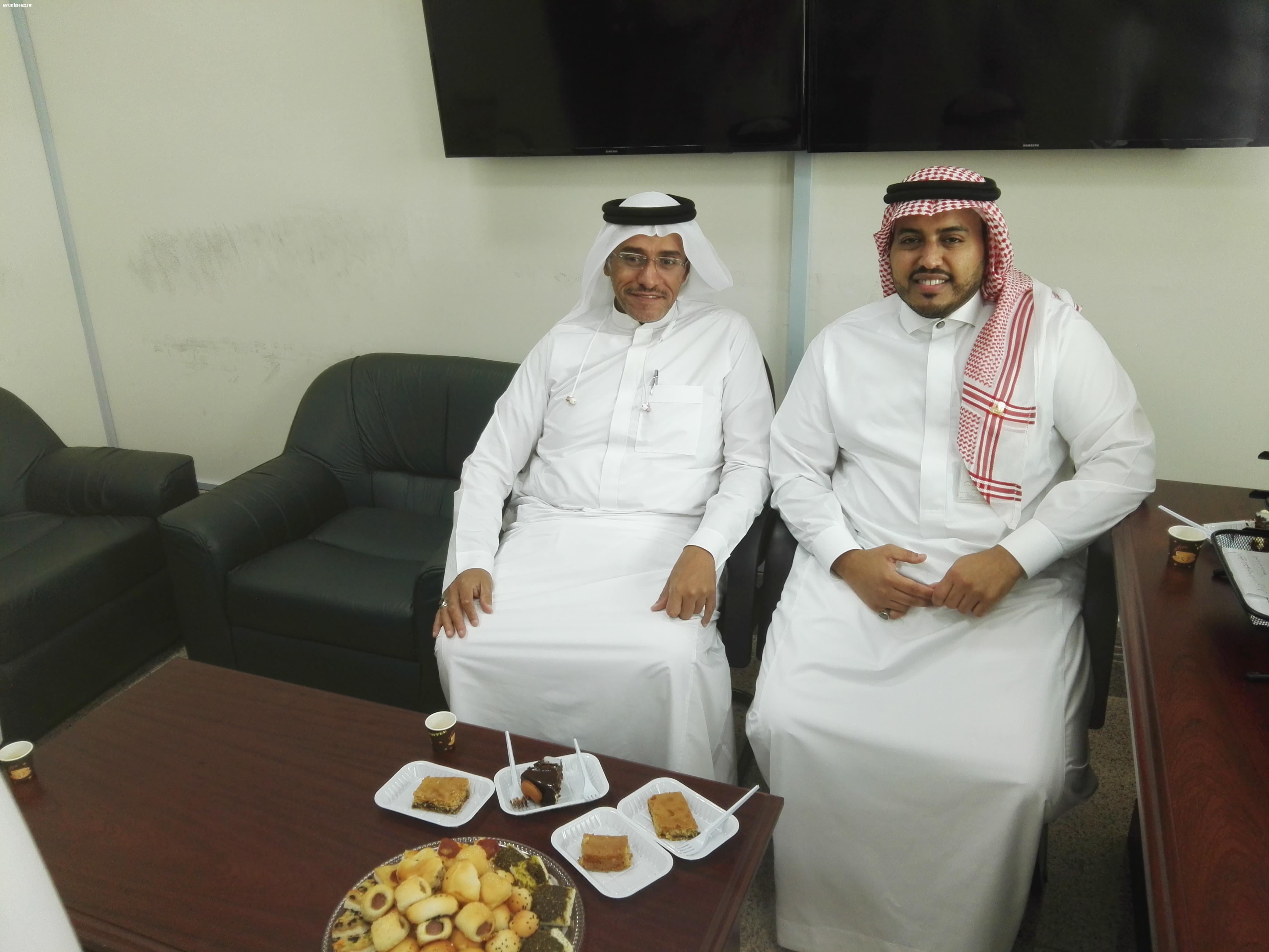 إحتفال موظفوا قسم صيانة المرافق والخدمات العامه بجامعة جدة بتجديد تكليف م. محمد معدلي مديرا للإدارة