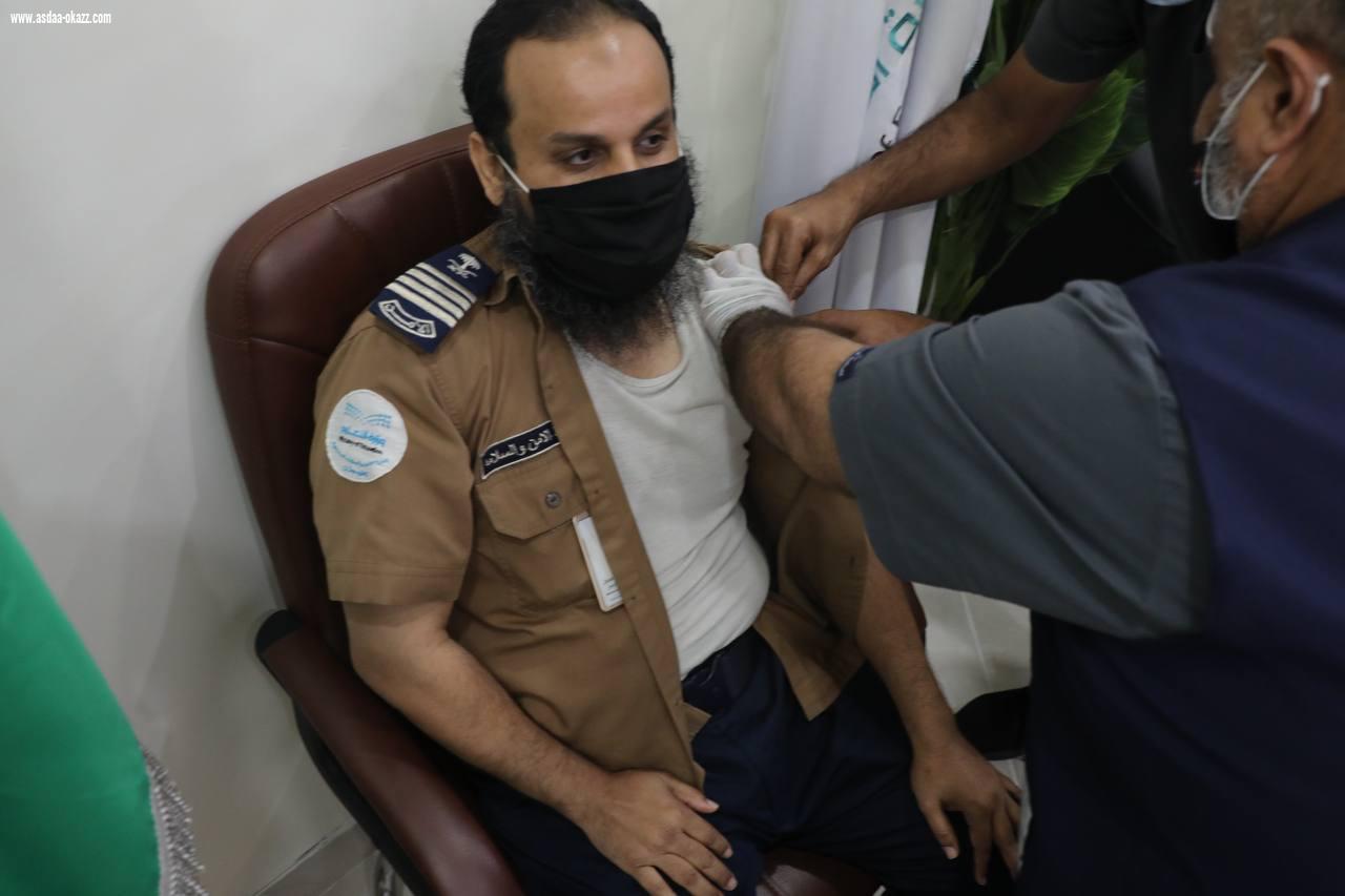 تعليم جازان يبدأ بتقديم لقاح كورونا لمنسوبيه ومنسوباته في مقرات العمل بالتعاون مع صحة جازان