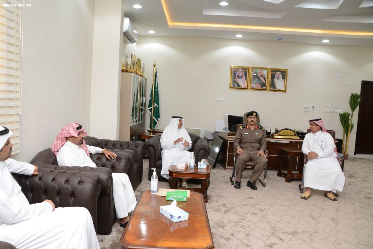 مقدمًا شكره لكل الجهات المعنية على جهودها وتعاملها مع ظروف الجائحة محافظ صامطة يعقد اجتماعًا برؤساء المراكز والدوائر الحكومية بالمحافظة