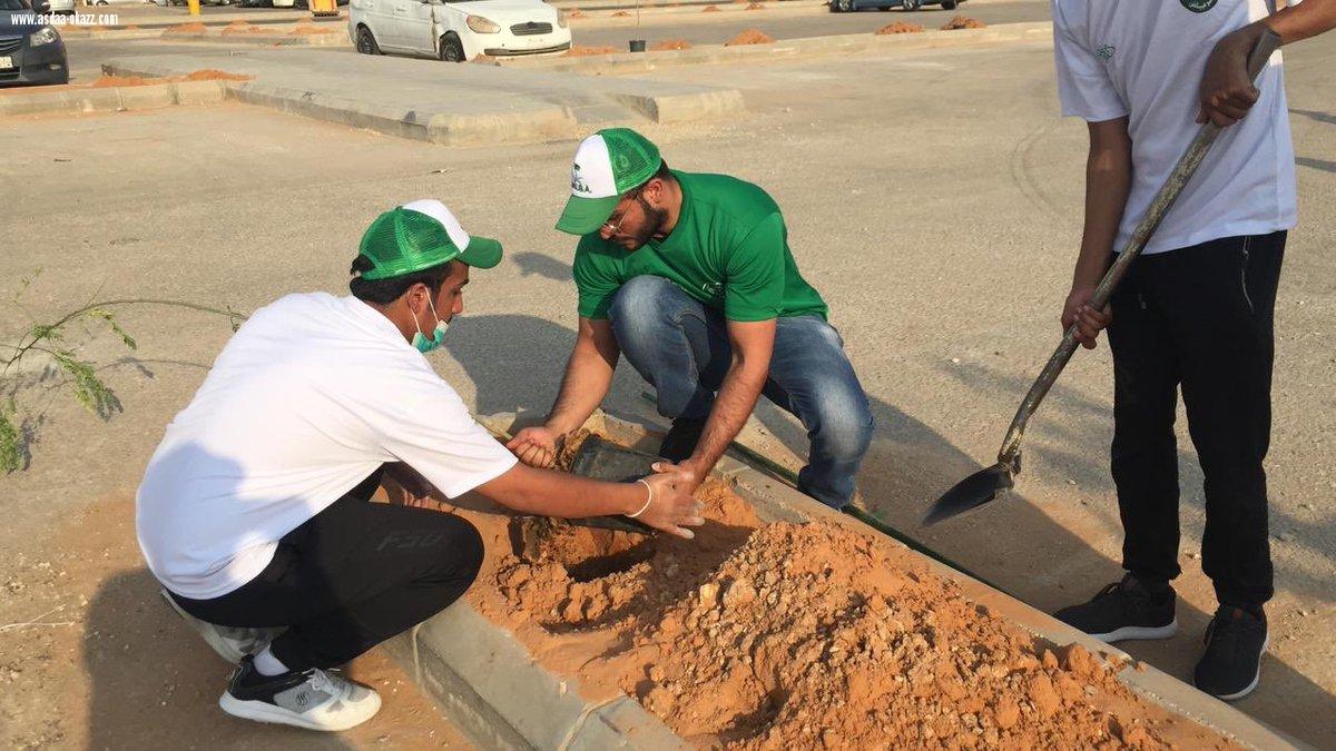 أعلام خفاقة ومجسمات مضيئة وبالونات ضخمة ولافتات وطنية ومبادرات تشجير..  مدينة الرياض تتجلى بأبهى حلة خضراء في يوم الوطن الـ٨٨