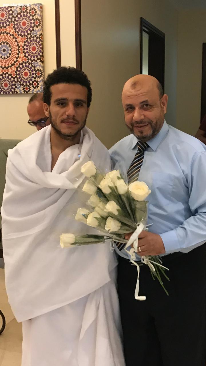 بالصور والفيديو د.صلاح فؤاد يستقبل فريق نادي الزمالك قبل اداءهم العمرة بمكة