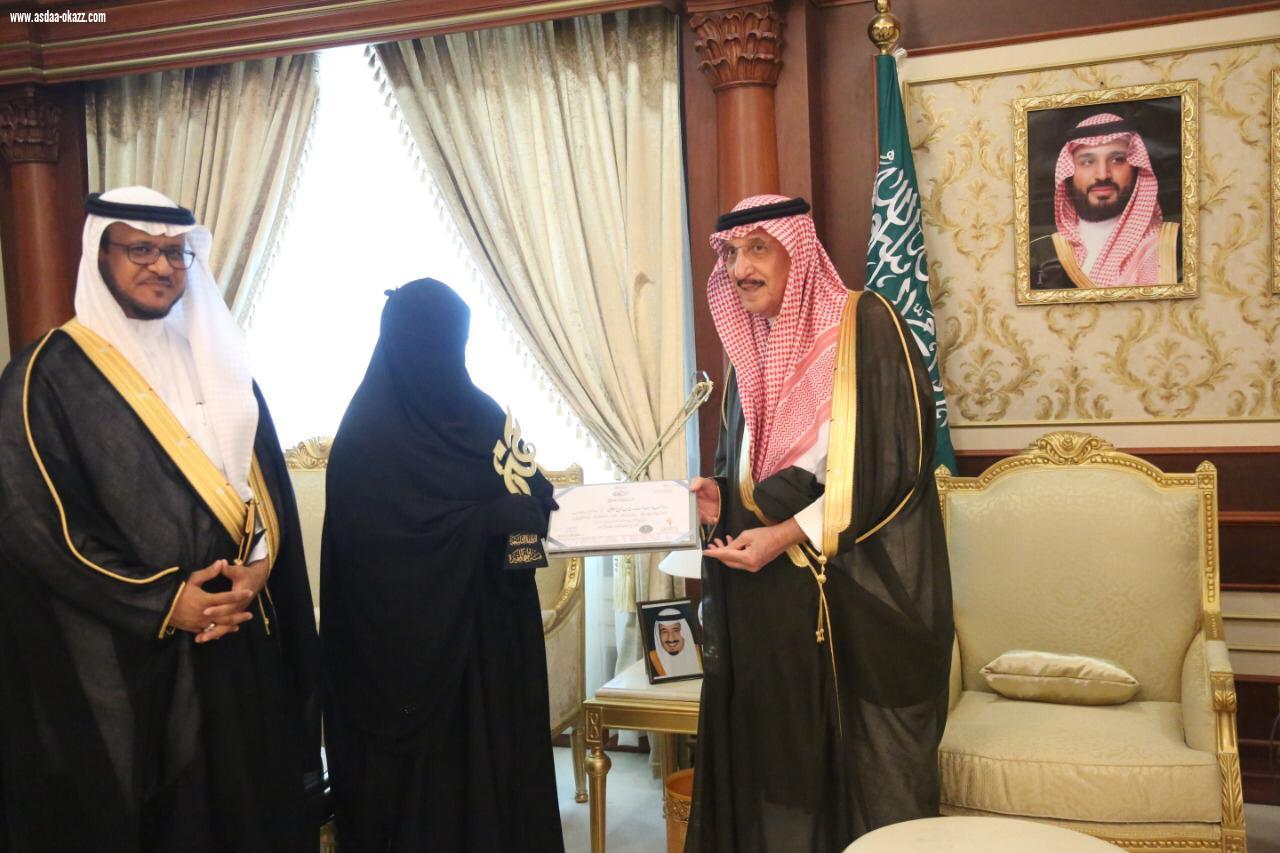 امير منطقة جازان يستقبل مدير تعليم صبيا والفائزين بجوائز التميز 