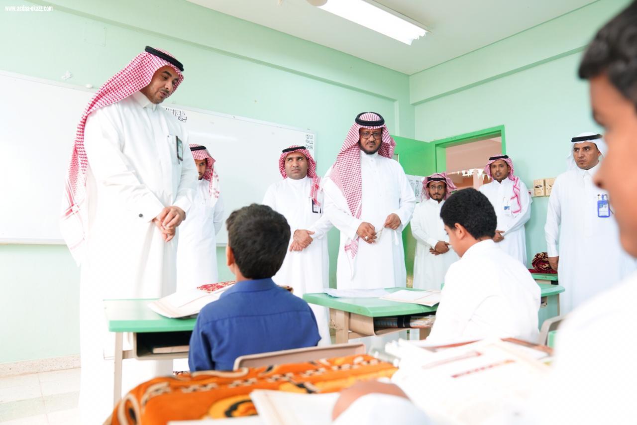مدير تعليم صبيا يقوم بجولة تفقدية على مدارس مكتب الدرب التقى خلالها بقادة وقائدات المدارس والمشرفين والمشرفات 