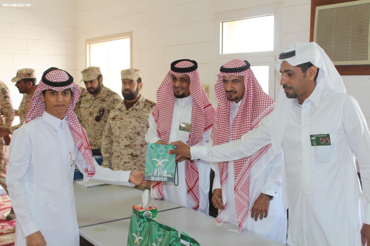 الفوج 38 بالحرس الوطني بنجران يحتفل باليوم الوطني 88، برفع رايات التوحيد وتزيين المباني باللون الأخضر والأعلام.