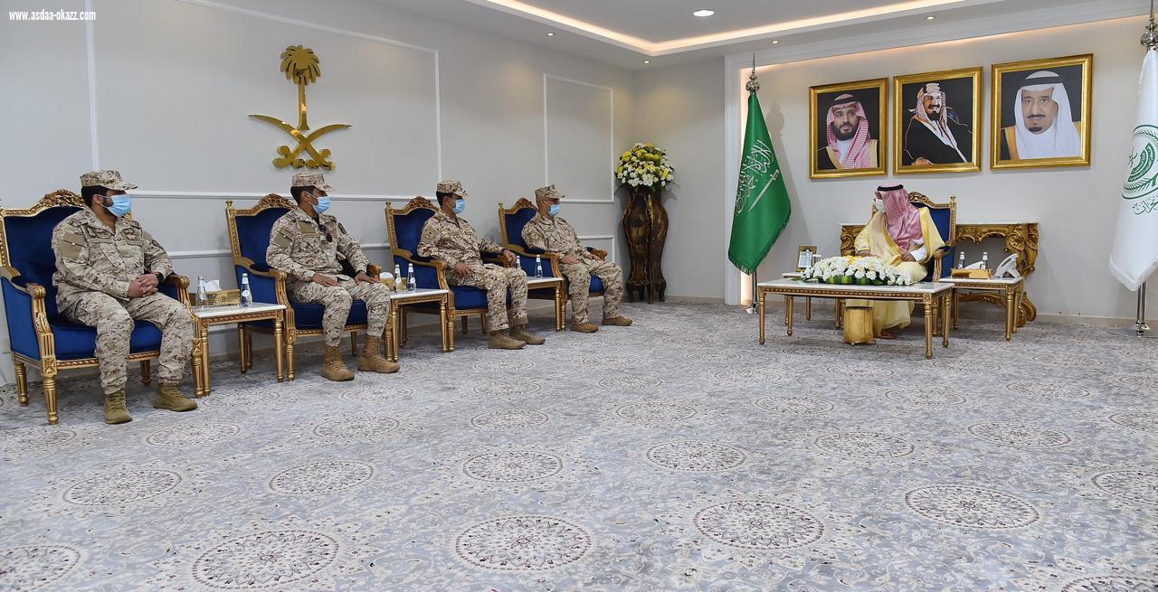 سمو أمير نجران يستقبل قائد لواء الملك عبدالعزيز الآلي بالحرس الوطني بالمنطقة بمناسبة انتهاء فترة عمله