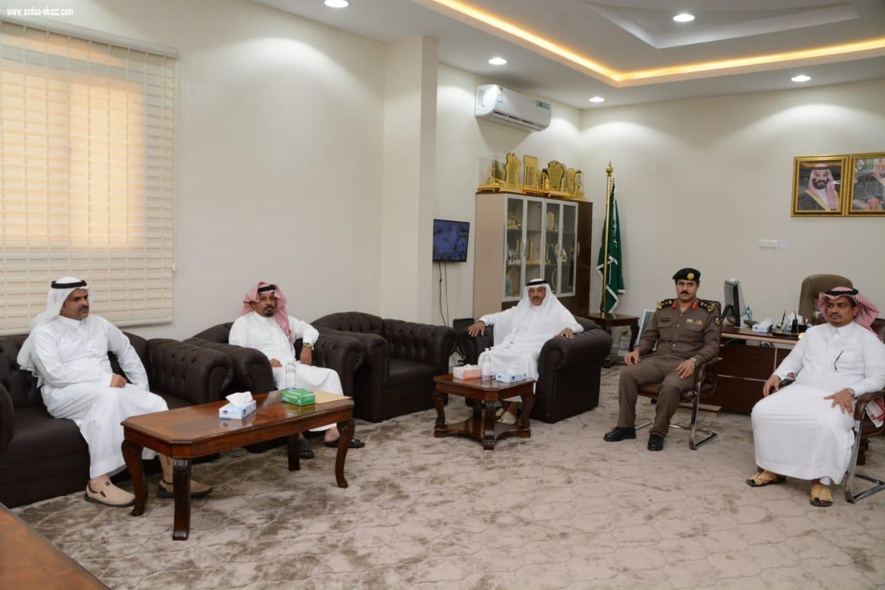 مقدمًا شكره لكل الجهات المعنية على جهودها وتعاملها مع ظروف الجائحة محافظ صامطة يعقد اجتماعًا برؤساء المراكز والدوائر الحكومية بالمحافظة