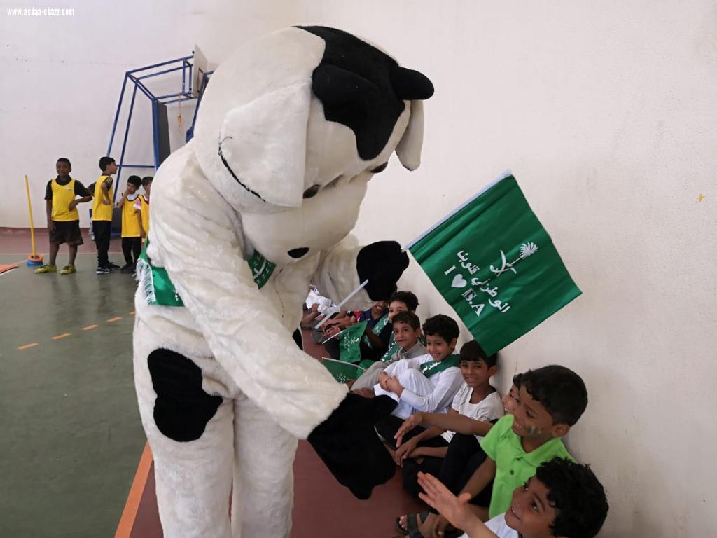 بالصورة ...مدرسة أحمد بن حنبل الابتدائية ومتوسطة الشقيري تحتفل باليوم الوطني لمملكتنا الحبيبة