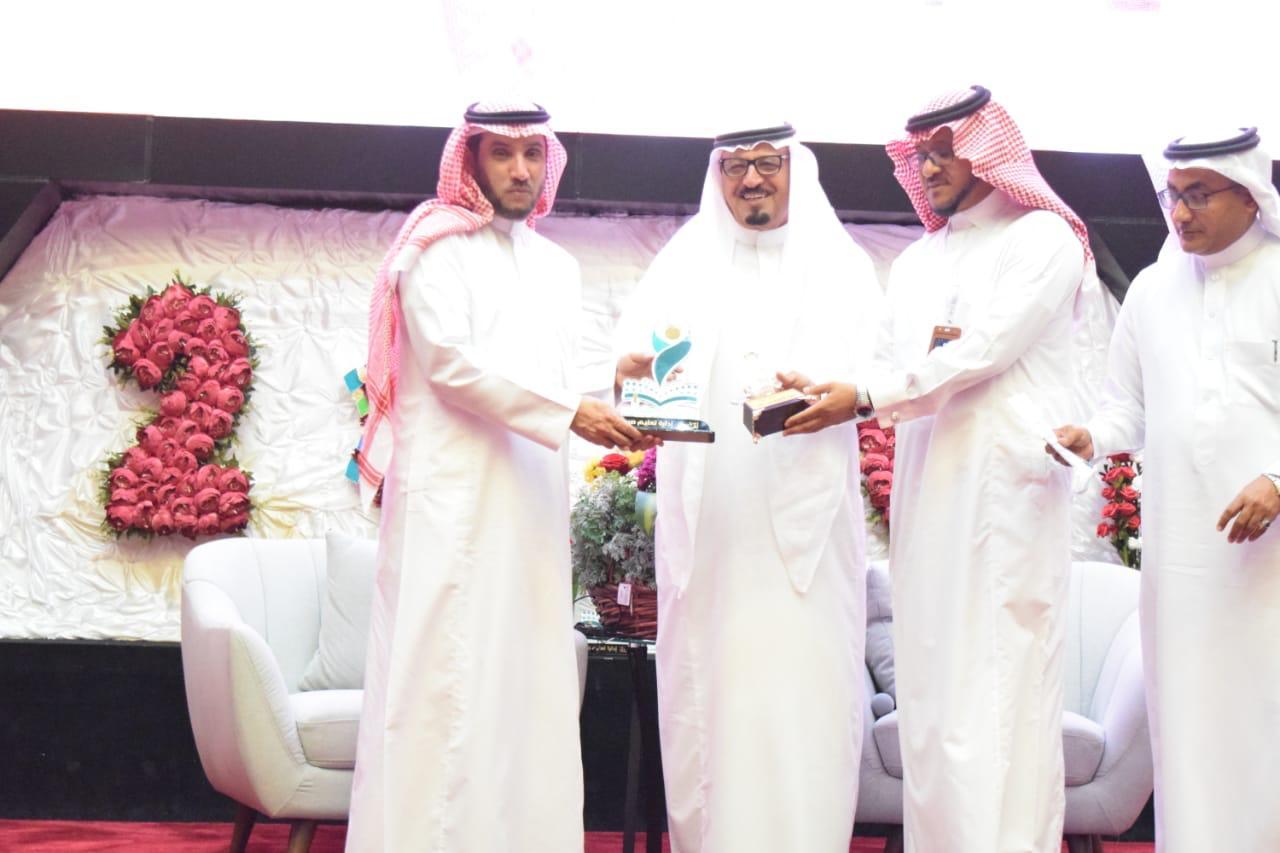 مدير تعليم صبيا يدشن معرض ومنتدى المعلمين