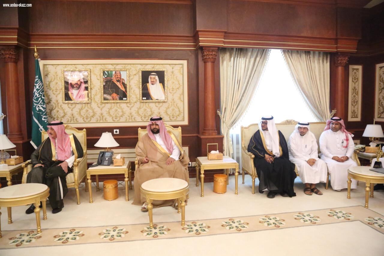 امير منطقة جازان يستقبل مدير تعليم صبيا والفائزين بجوائز التميز 
