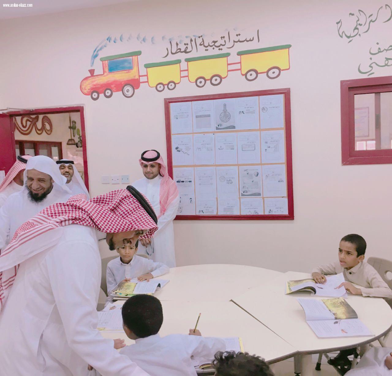 مدير تعليم جازان يزور مدارس مكتب تعليم المسارحة والحرث ويجتمع بشيوخ وأعيان المضايا لمناقشة وضع المدارس بها