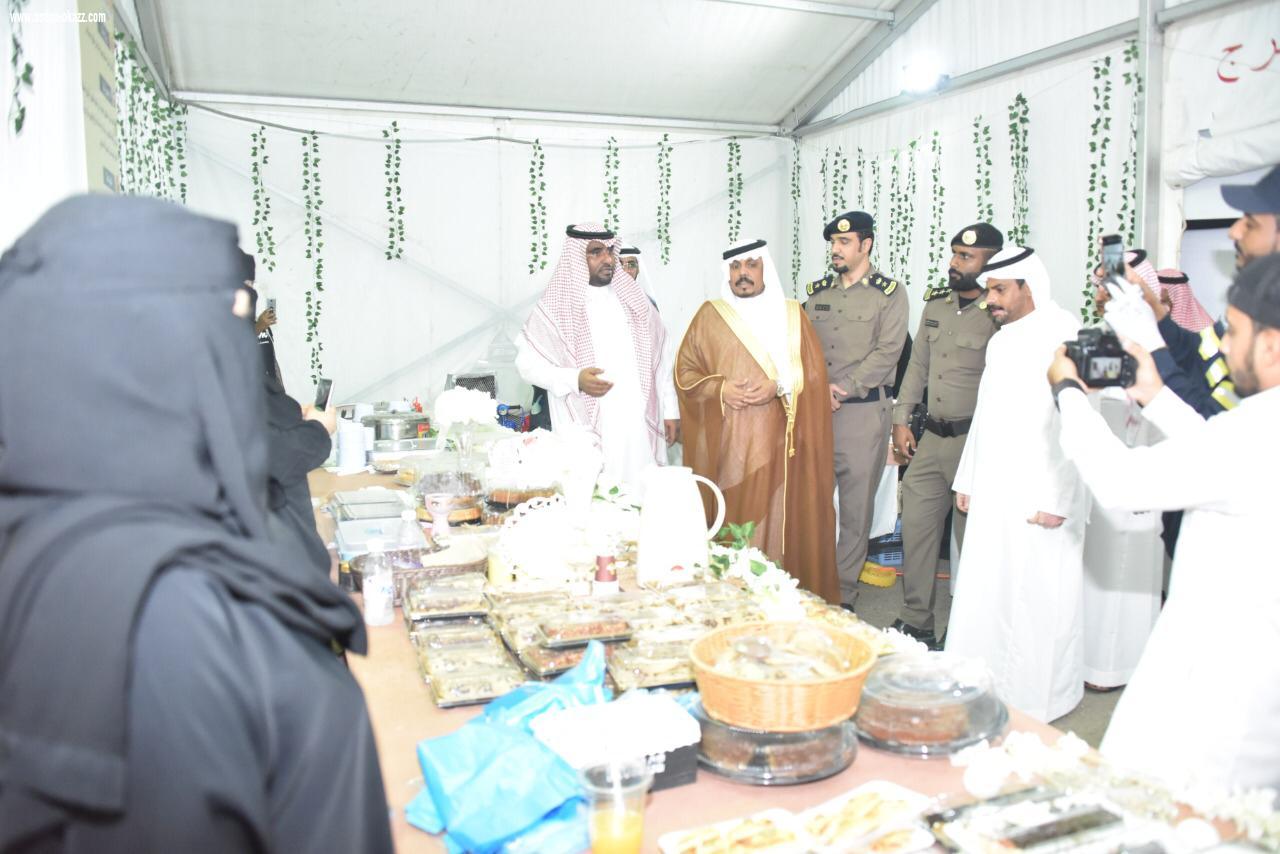 محافظ بيش يدشن مهرجان بيش للتسوق والترفية ١٤٤١