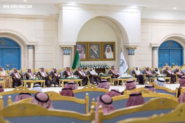نائب أمير الجوف يستقبل جموع المواطنين والمسؤولين في الجلسة الأسبوعية.