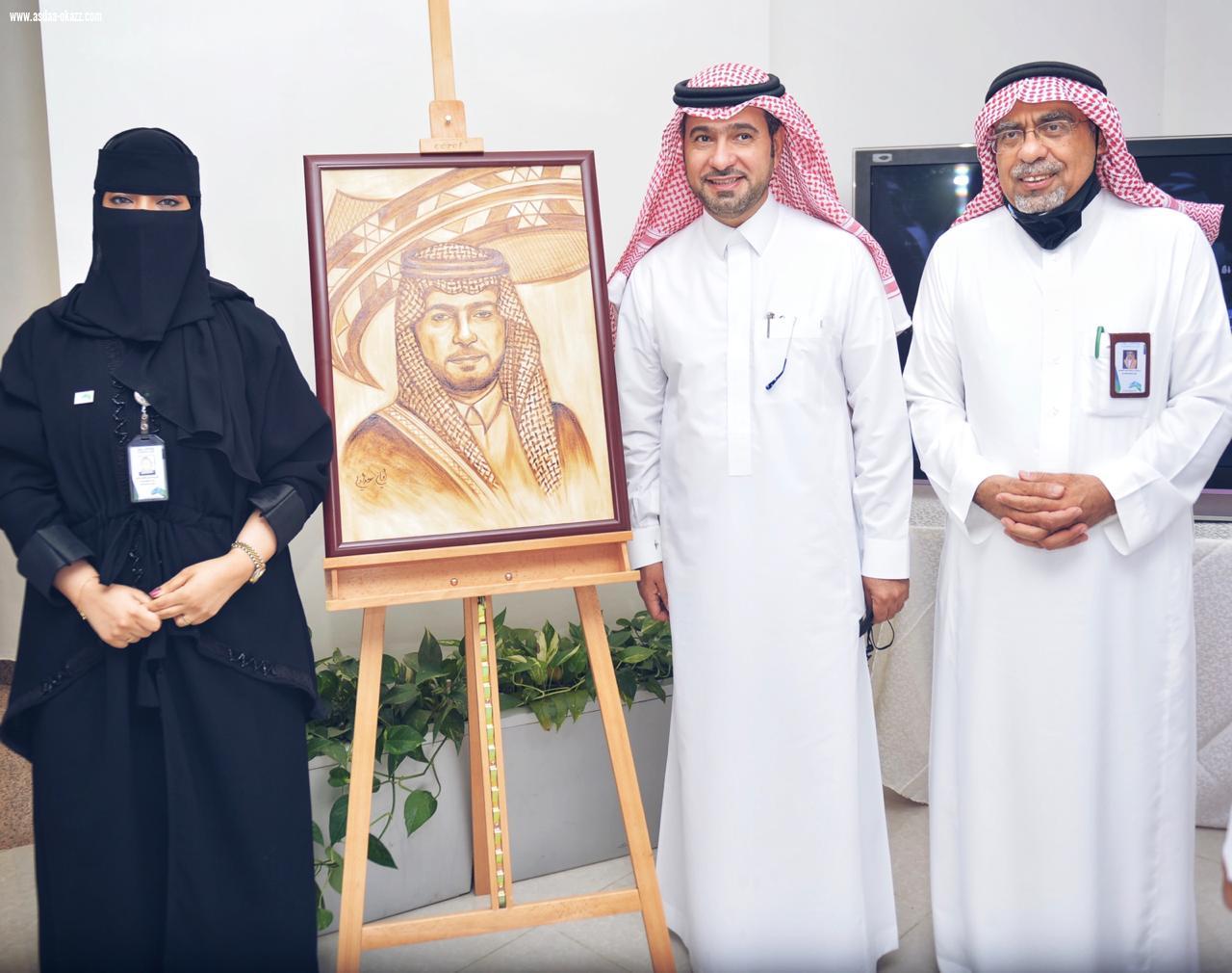وزير الشؤون البلدية يفتتح معرض أنين للصور الفوتوغرافية بمكة