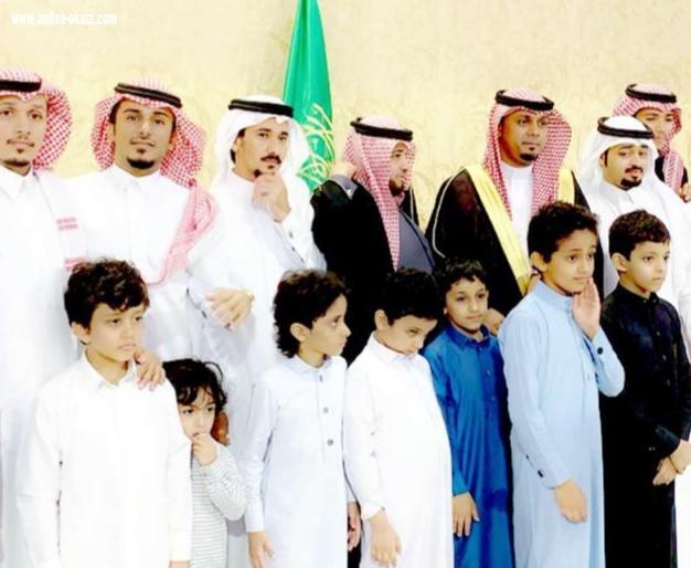الصميلي يحتفل بزواجه بحضور أقاربه وأصدقائه
