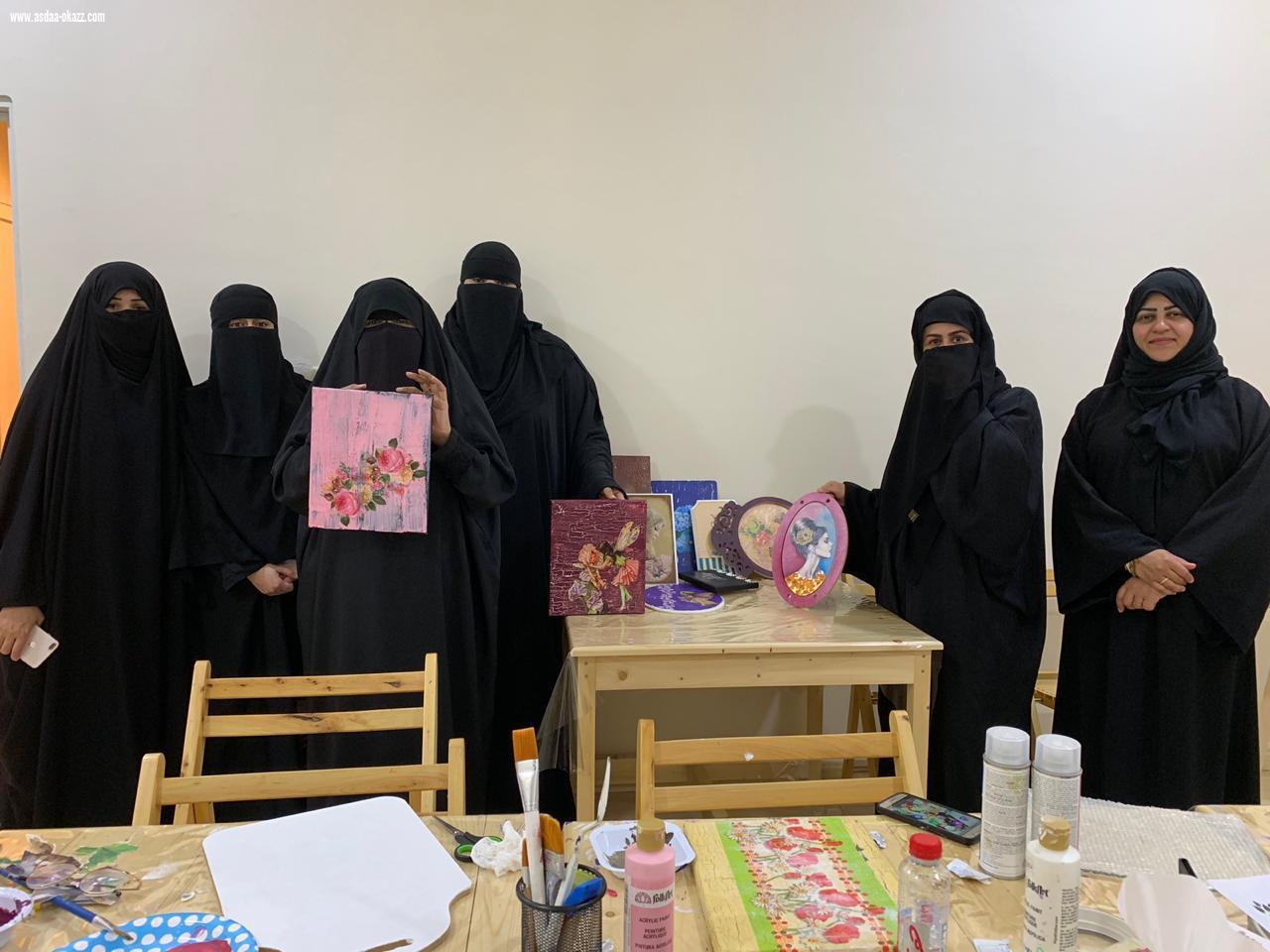 فريق همسات الثقافي بالإحساء ينفذ ورشة فنية في فن الأعمال اليدوية
