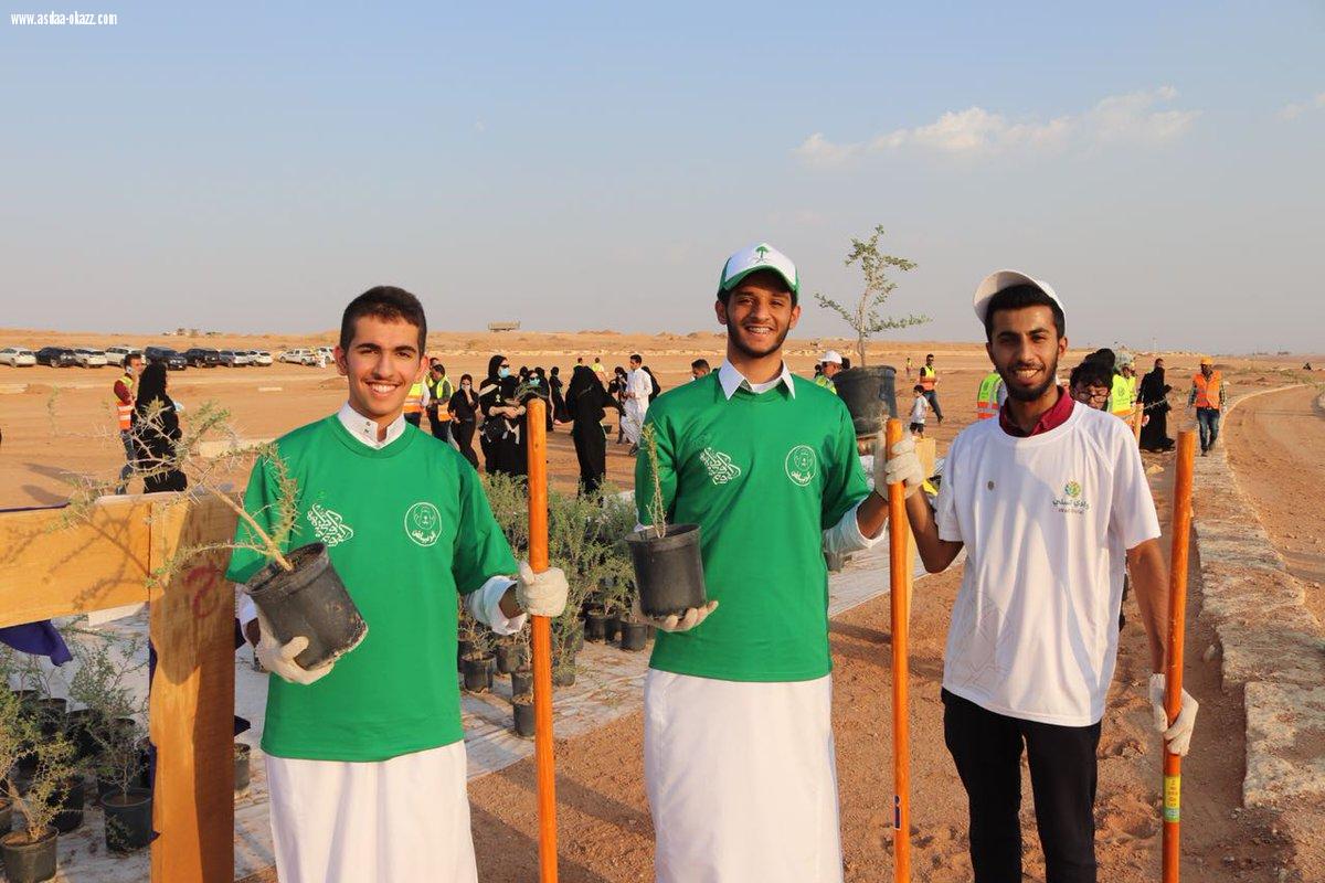 أعلام خفاقة ومجسمات مضيئة وبالونات ضخمة ولافتات وطنية ومبادرات تشجير..  مدينة الرياض تتجلى بأبهى حلة خضراء في يوم الوطن الـ٨٨