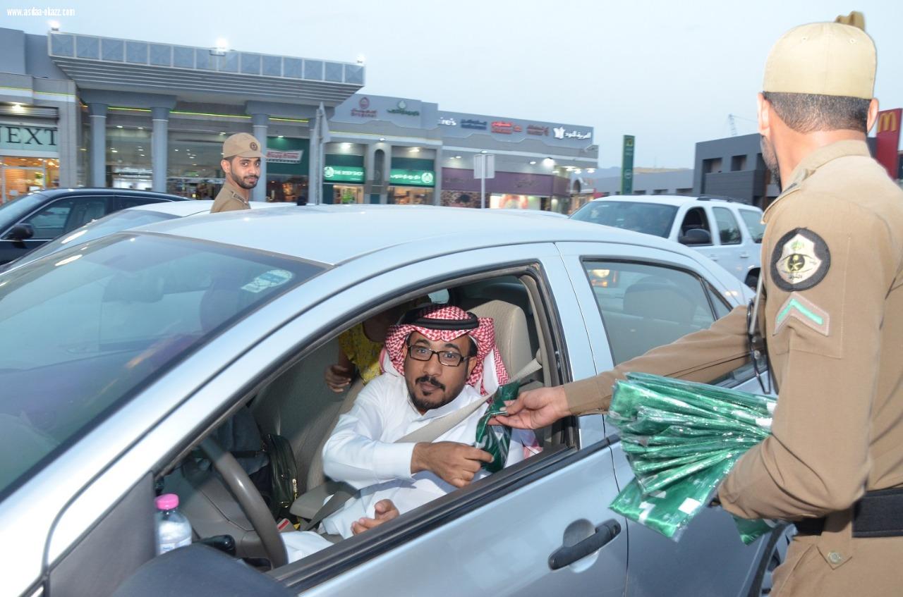 إدارة العلاقات العامة والإعلام بشرطة منطقة المدينة المنورة تشارك المواطنين فرحتهم باليوم الوطني