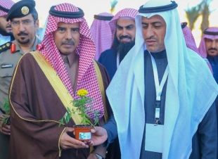 محافظ الزلفي يدشن مهرجان طويق الشتوي..