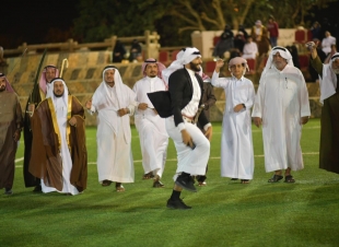 محافظ المجاردة يرعى مهرجان العرضة الجنوبية وبحضور نخبة من الشعراء وسط حضور جماهيري مميز