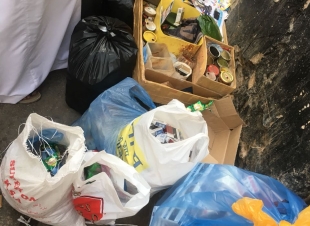 حملة ميدانية مشتركة بالرياض تضبط عدد من مخالفات بيع التبغ وتتلف اكثر من 700 كيلو جرام من منتجاته 