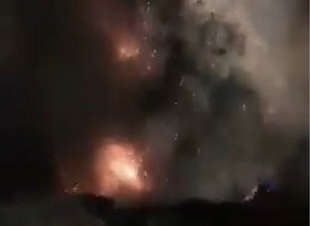 خروج ألسنة لهب من باطن الأرض في مصر يثير الرعب.. ما السبب