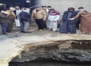 الأرض تنشق وتبتلع سيارة ومصرع سائقها بمصر