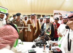 بالصور محافظ صامطة يفتتح فعاليات اليوم الوطني  الـ89