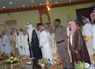 بحضور عدد من المسؤولين والمشايخ والأعيان ...  محافظ محافظة الطوال بالنيابة يدشن مركز النشاط الإجتماعي بالمباركة.
