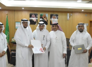 جستر للتربية الخاصة تلتقي مدير تعليم صبيا وتمنحه  عضوية الشرفية