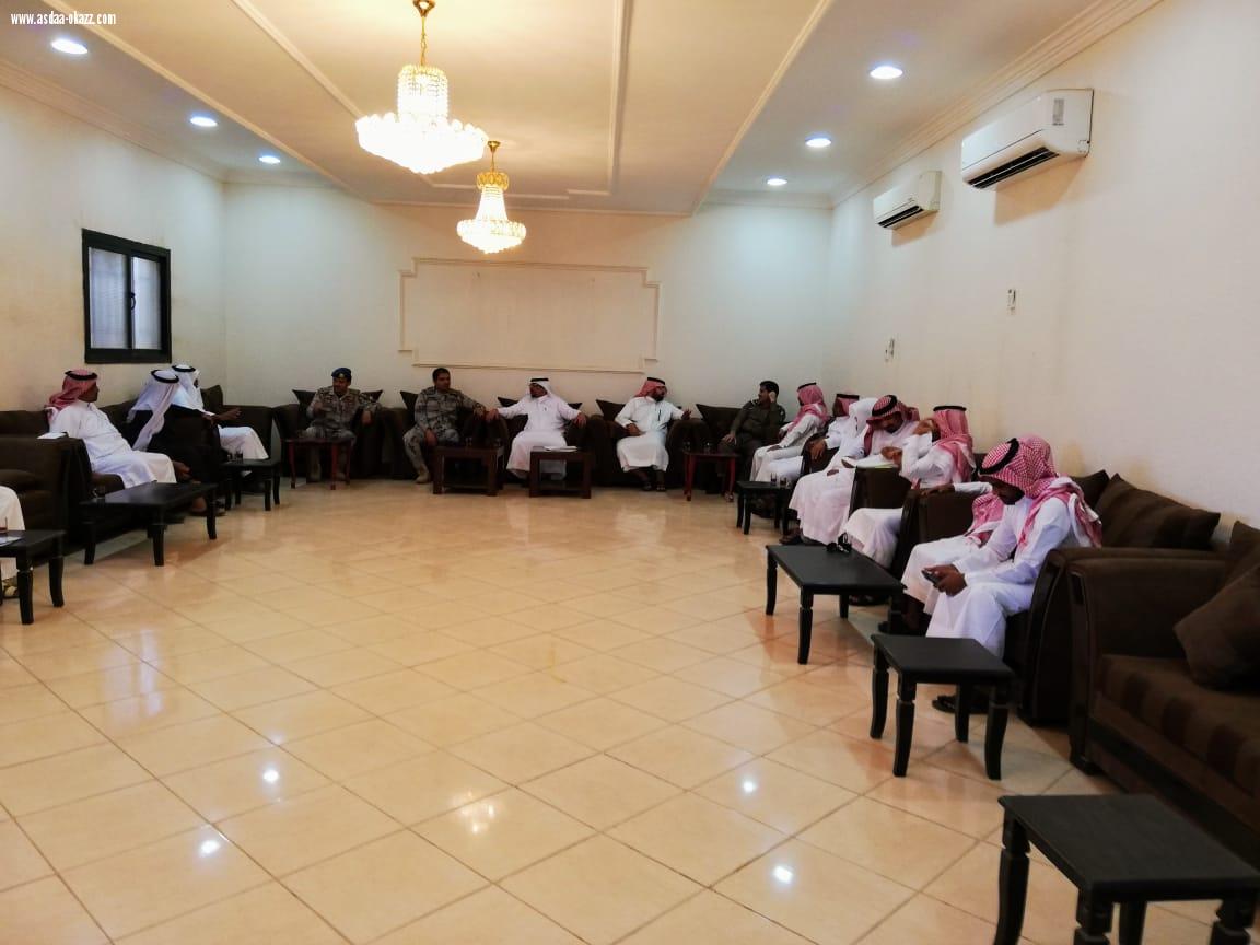 رئيس مركز القحمة يعقد اجتماع لدراسة برامج مهرجان الثراث البحري الثاني بساحل عسير