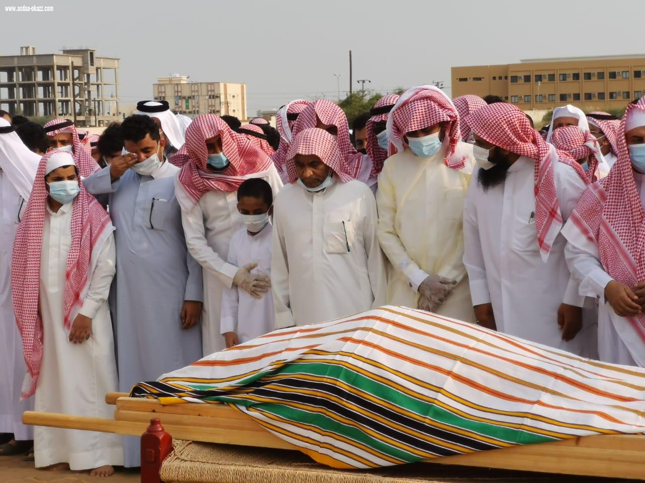 جموع غفيرة تشيع جثمان الفقيد الشيخ عمر يعقوب شيخ شمل آل عيسى بني حمد بمحافظة الطوال