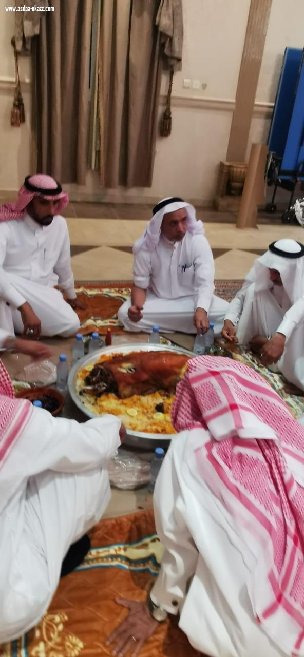 رئيس وأعضاء جميعة المتقاعدين بجازان في زيارة للدكتور عبدالرحمن ناشب للإطمئنان على صحته