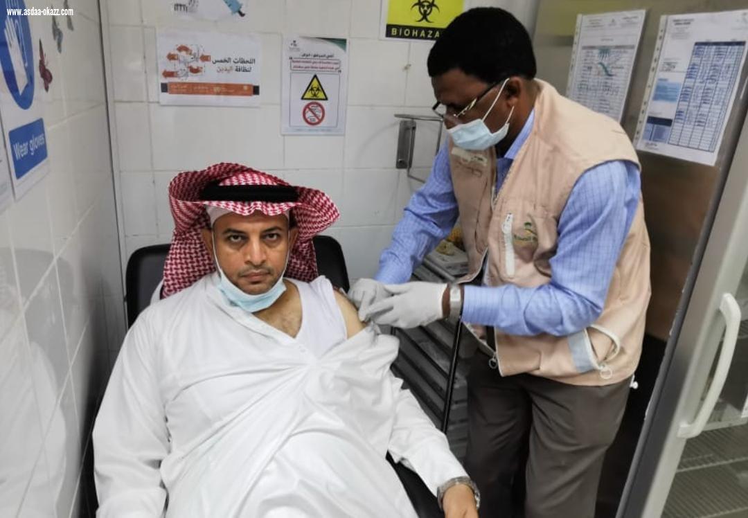 شيخ شمل قبائل آل عيسى بني حمد بمحافظة الطوال بالحد الجنوبي يتلقى أولى جرعات لقاح فايروس كورونا