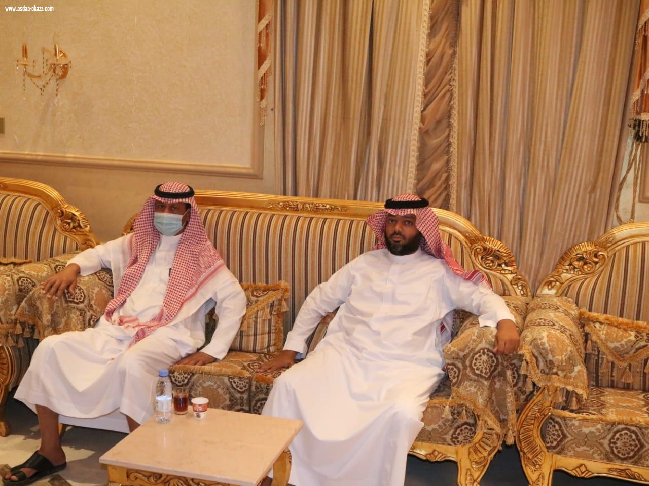 رئيس وأعضاء جميعة المتقاعدين بجازان في زيارة للدكتور عبدالرحمن ناشب للإطمئنان على صحته