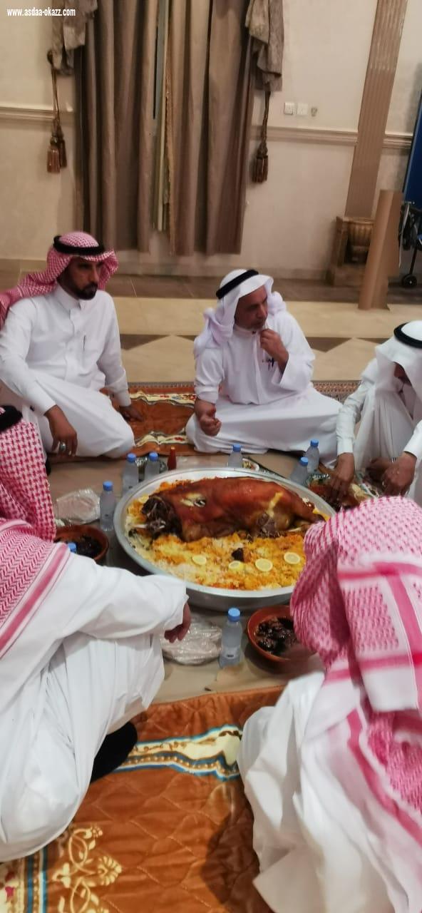 رئيس وأعضاء جميعة المتقاعدين بجازان في زيارة للدكتور عبدالرحمن ناشب للإطمئنان على صحته