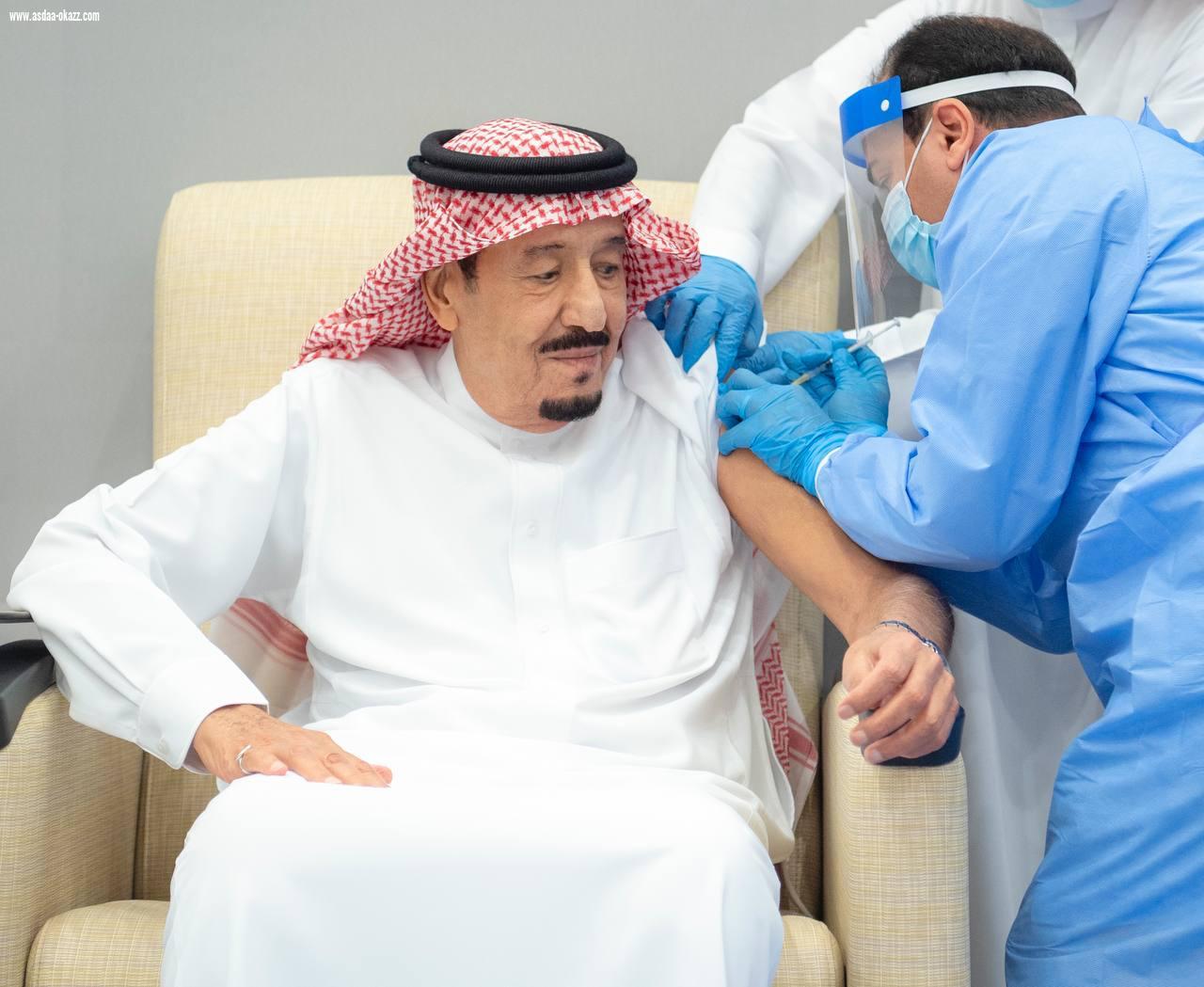 خادم الحرمين الشريفين يتلقي الجرعه الاولى من لقاح كرونا