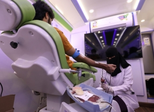 قبول 102 متبرع بالدم في مبادرة طويق وجامعة المجمعة 